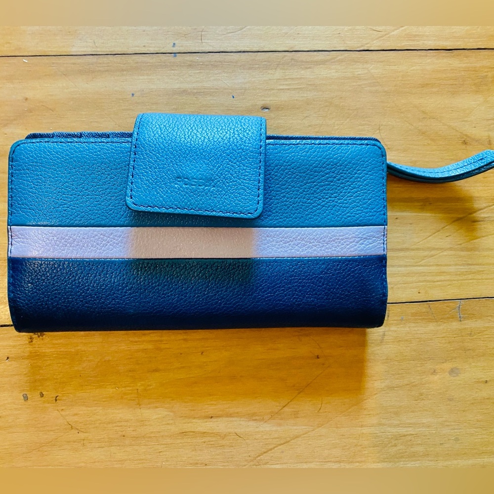 Leather Fossil Emma style wallet